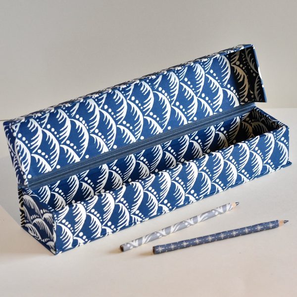 Cambridge Imprint Pen Box in Wave Patterned Paper