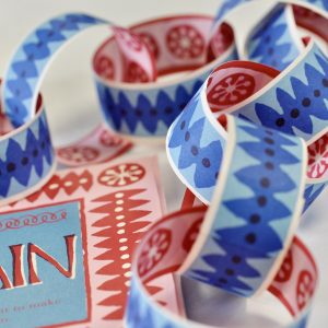 Cambridge Imprint Patterned Paper Chain