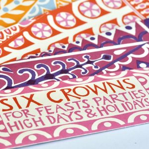 Cambridge Imprint Patterned Paper Crowns