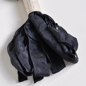 Vintage-style Ribbon Pitch Black